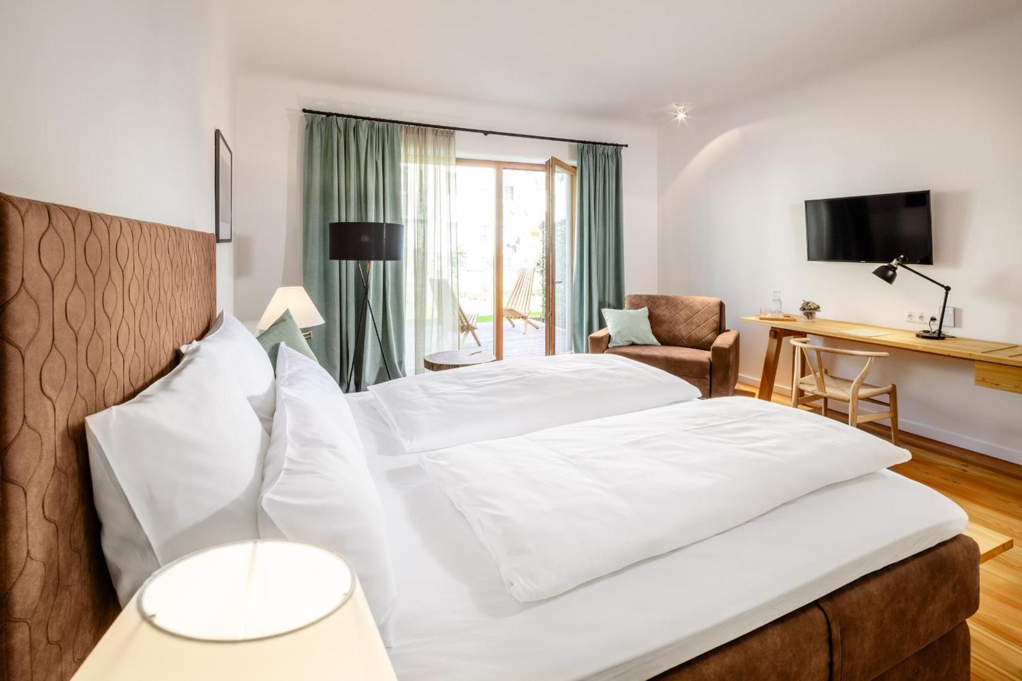 Hotel Zum Glockenturm Marktl Esterno foto